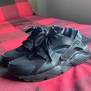 Size 5Y- Huaraches